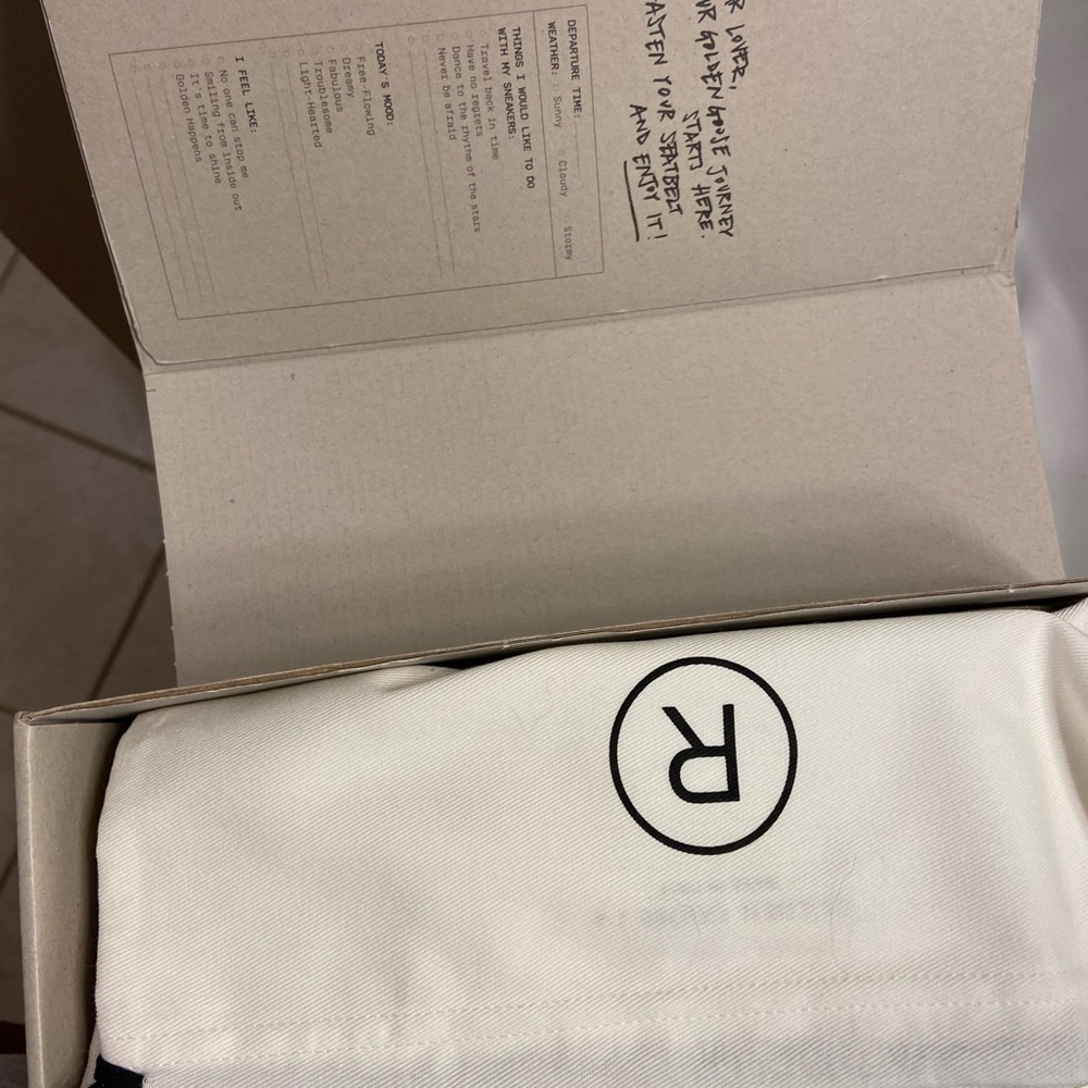 Brand new custom golden goose - Picture 3 of 8